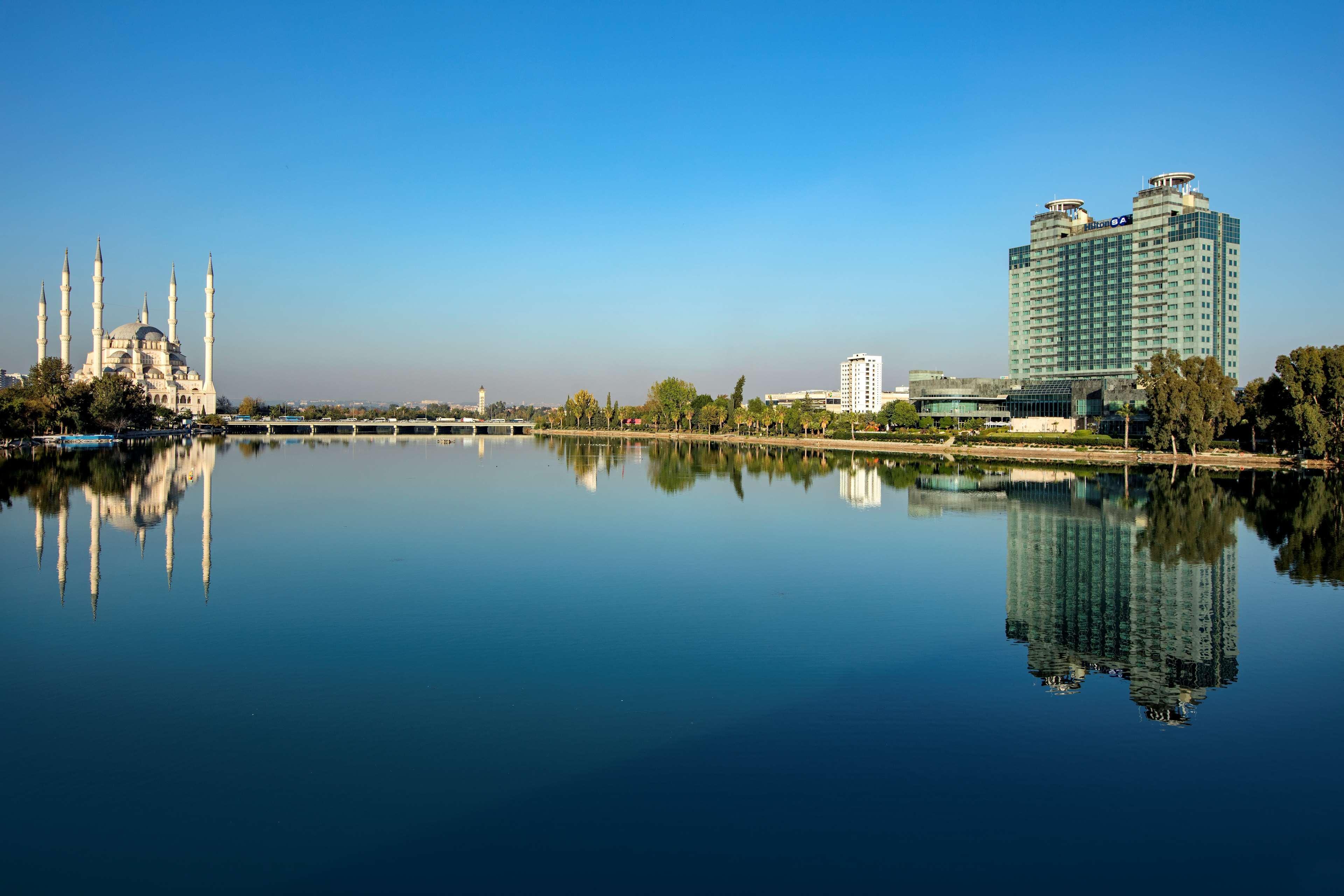 Adana Hiltonsa Hotel Exterior foto